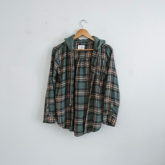 American Eagle Outfitters Green Boxy Button Down Shirt - Picture 2 of 6